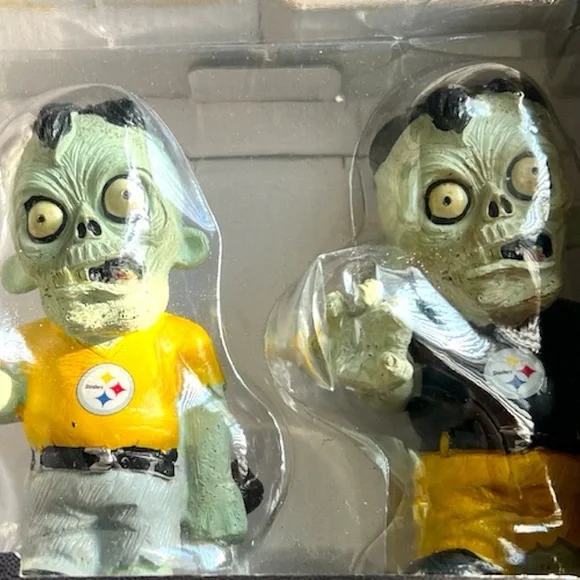 FOREVER NIGHTMARES | NFL PITTSBURGH STEELERS TEAM ZOMBIES FIGURINES - Picture 6 of 6